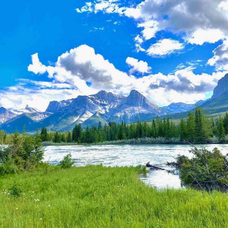 Wanna Get Away This Summer And Fall At The Crossing Canmore Zewnętrze zdjęcie