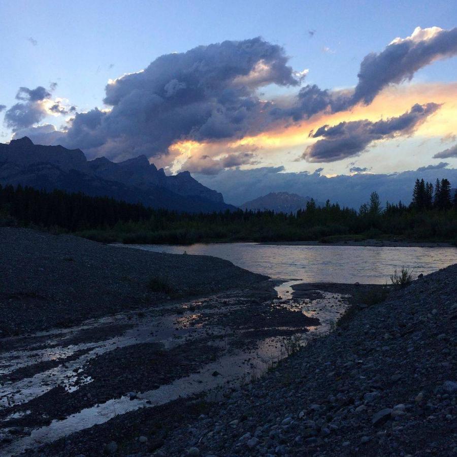 Wanna Get Away This Summer And Fall At The Crossing Canmore Zewnętrze zdjęcie