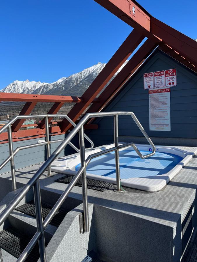 Wanna Get Away This Summer And Fall At The Crossing Canmore Zewnętrze zdjęcie